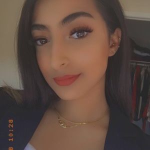 Meet your Posher, Momina